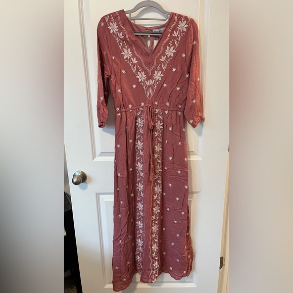 Piper & Scoot 3/4 Sleeve Mauve Embroidered Dress - Picture 1 of 9
